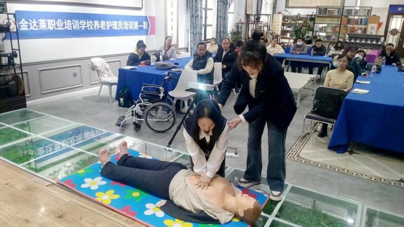 长期卧床老人床垫如何选择？揭秘选购要点与误区